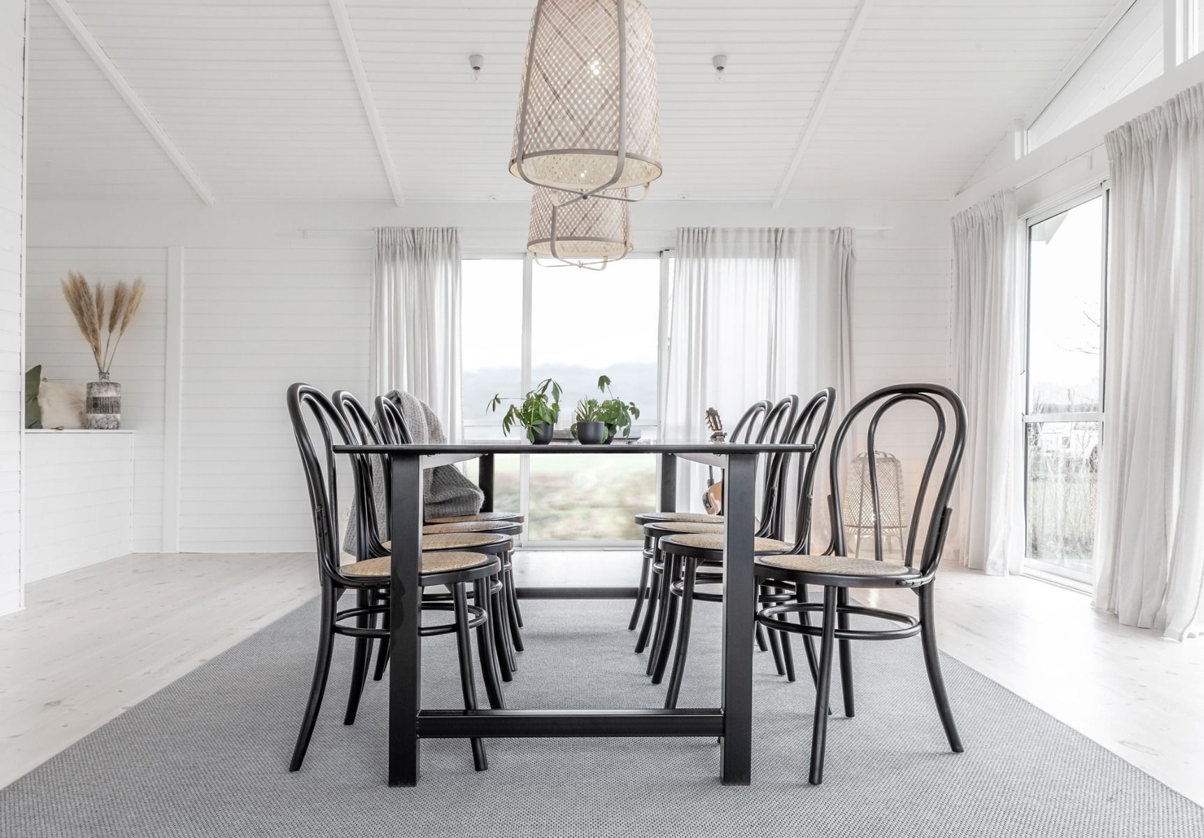 Classic spisebord med Sigrid No 14 stole