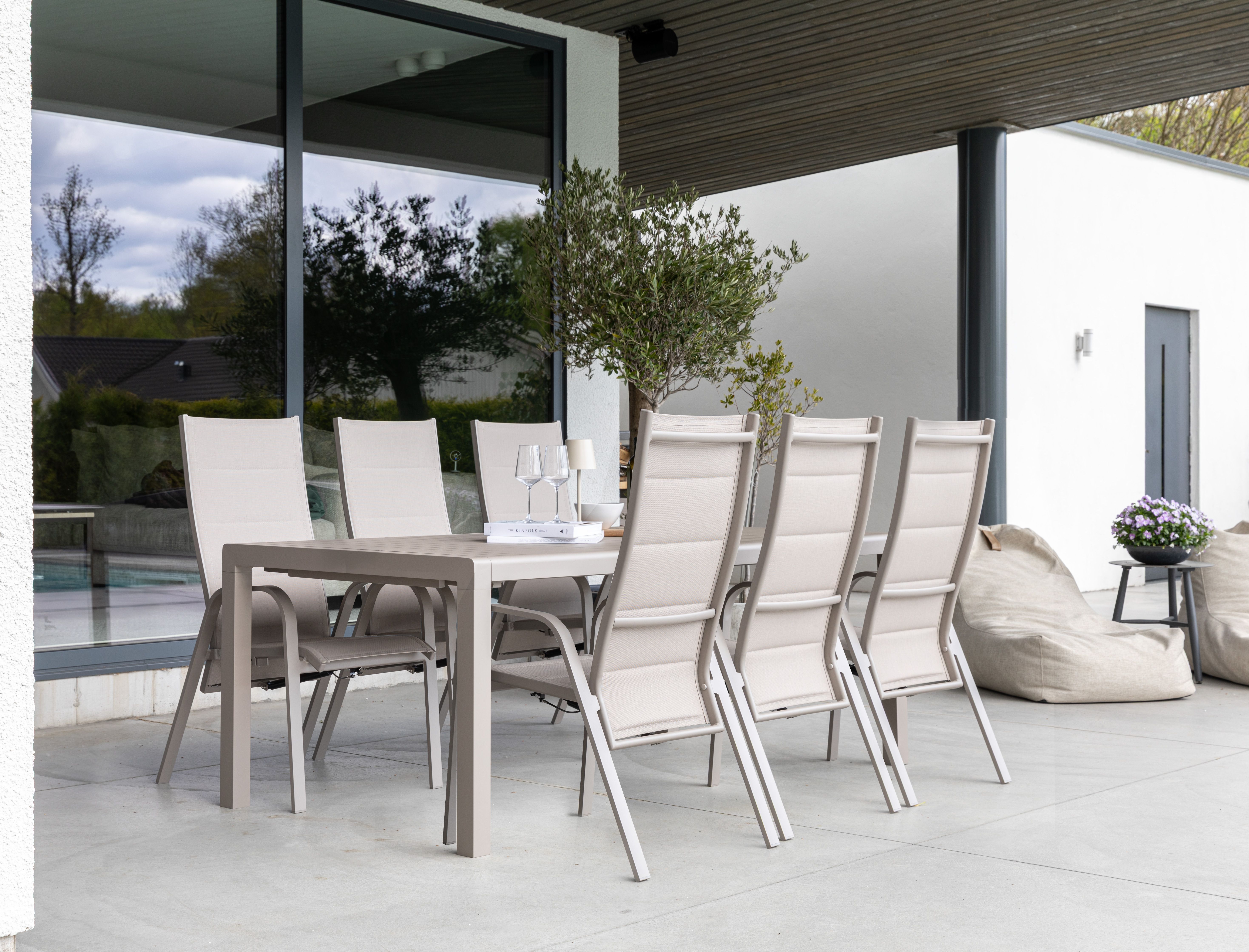 Le Graisse spisegruppe 200cm med Le Graisse positionsstol beige