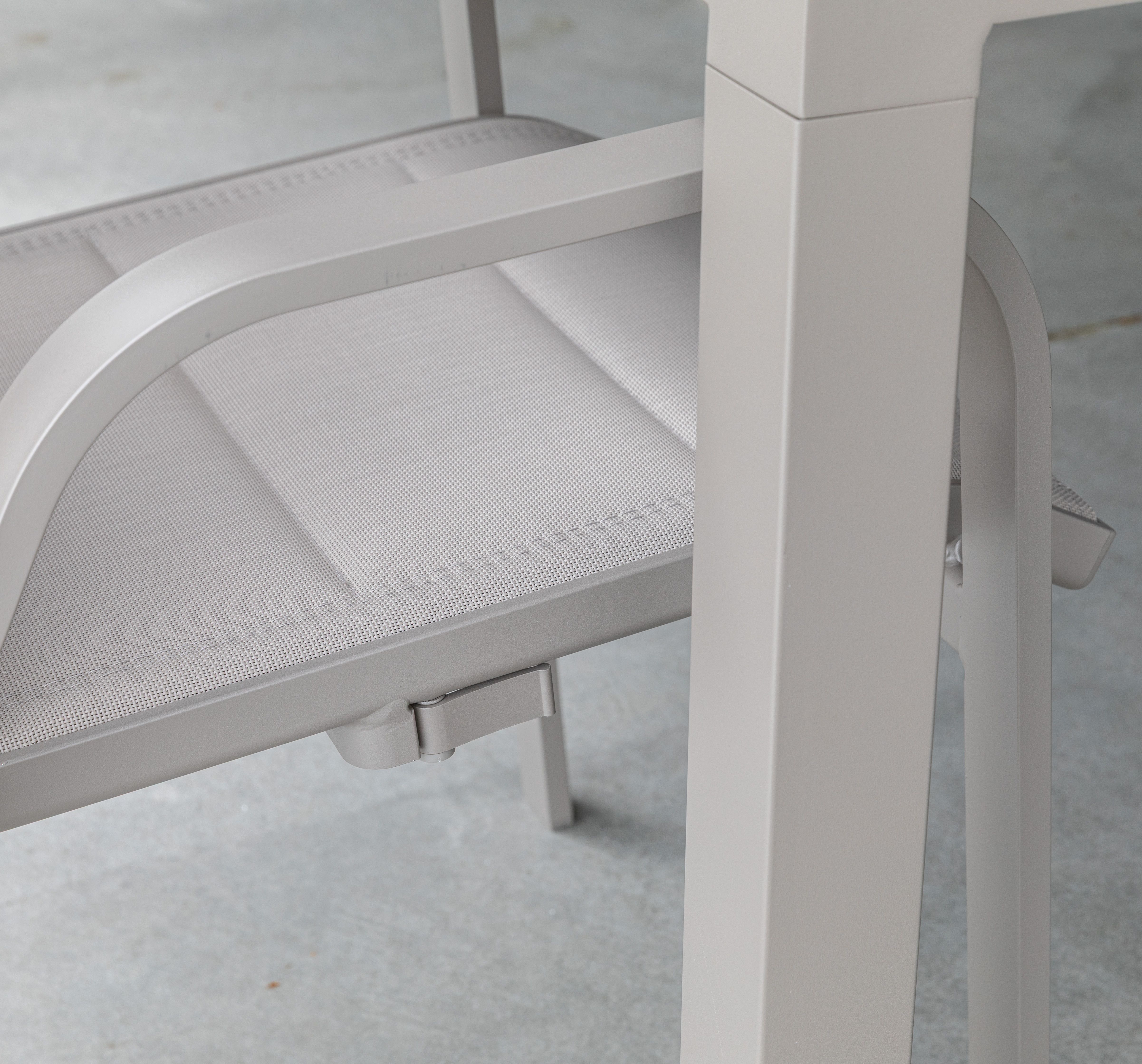 Le Graisse spisegruppe 200cm med Le Graisse positionsstol beige