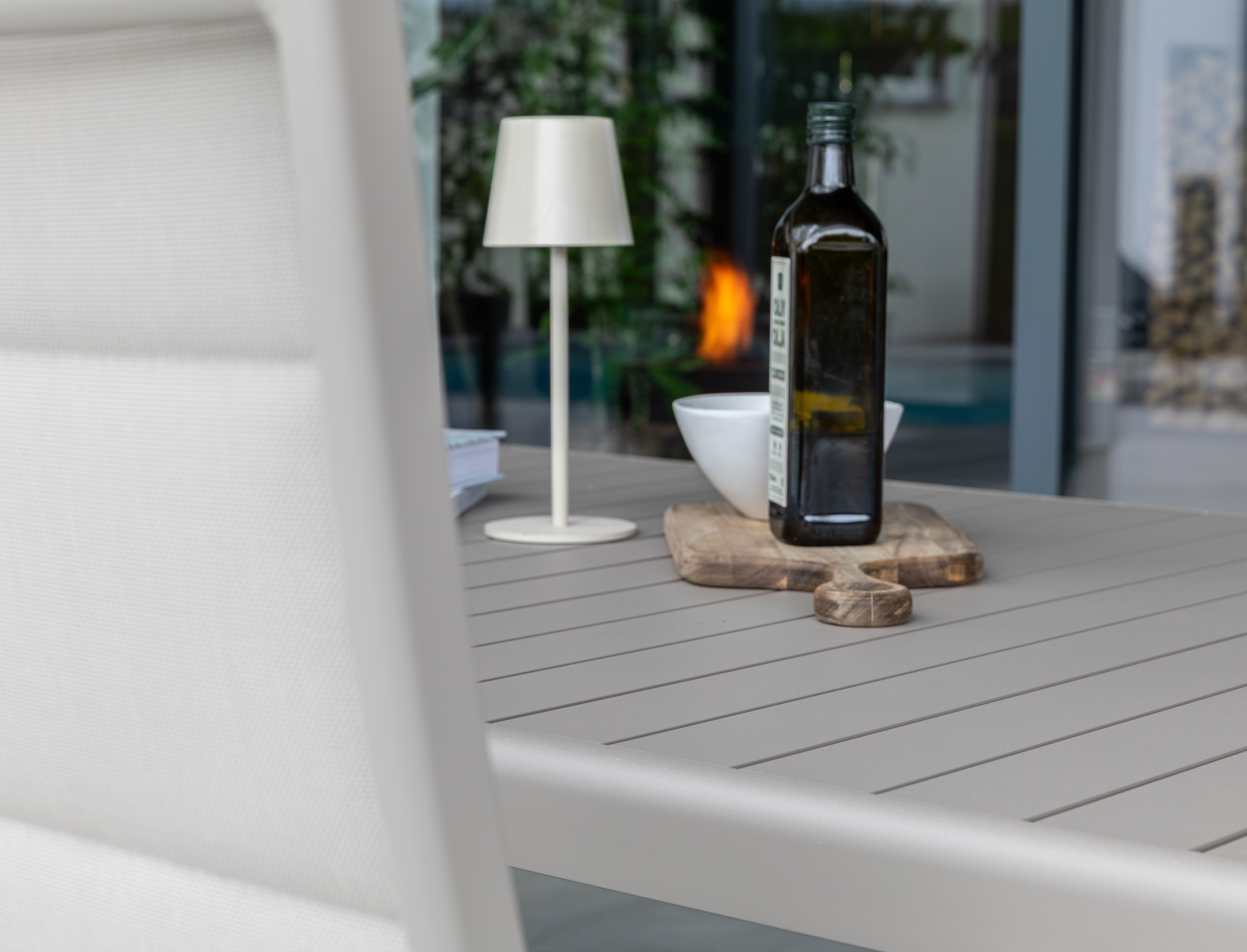 Le Graisse spisegruppe 200cm med Le Graisse positionsstol beige